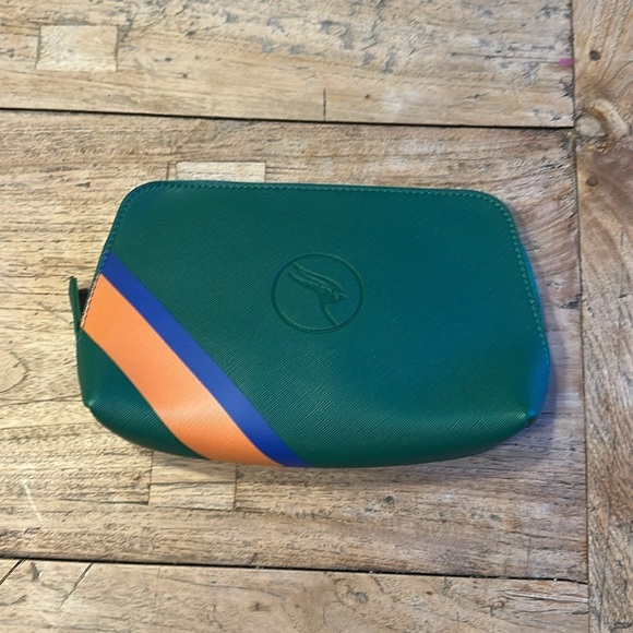 Qantas Airlines Business  Class Centenary 100 Years Amenity 1970s style - Picture 4 of 11